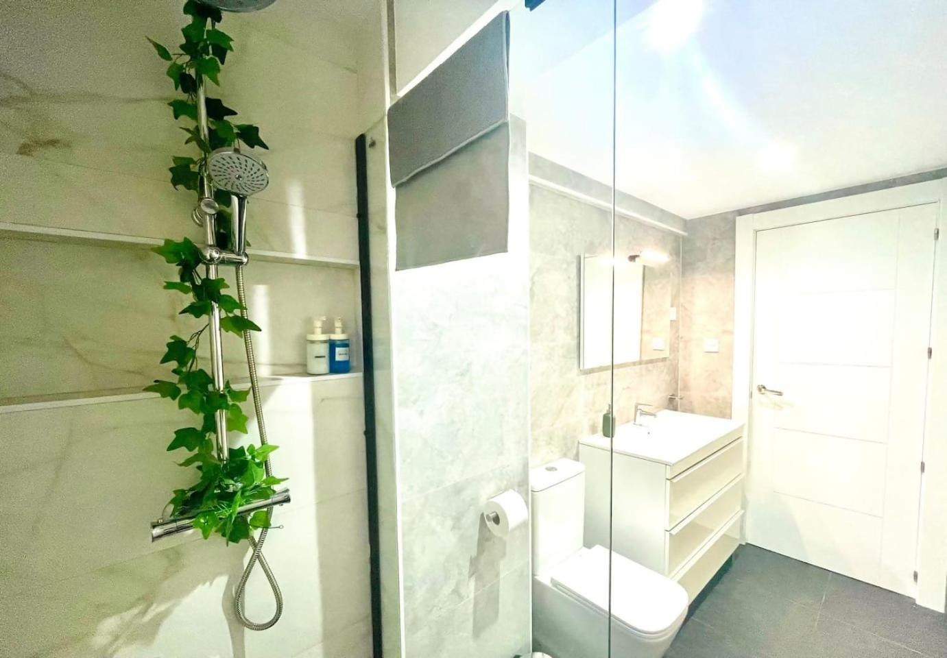 Moderno Apartamento Cerca Del Metro Bilbao Eksteriør billede